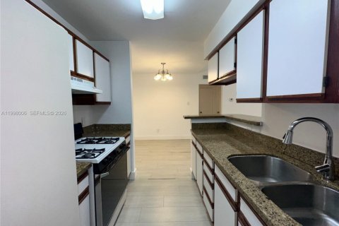 Copropriété à louer à Miami, Floride: 1 chambre, 75.07 m2 № 2063312 - photo 5