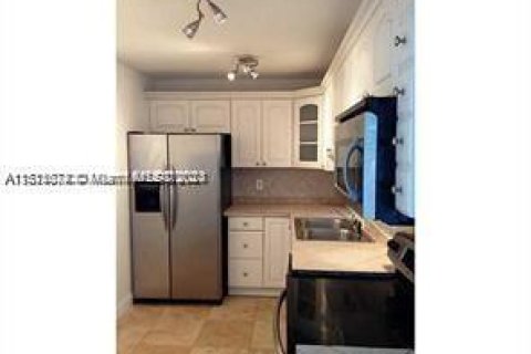 Copropriété à vendre à Miami Beach, Floride: 1 chambre, 62.8 m2 № 1863648 - photo 3
