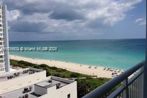 Copropriété à vendre à Miami Beach, Floride: 1 chambre, 62.8 m2 № 1863648 - photo 1