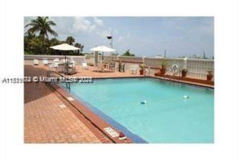 Copropriété à vendre à Miami Beach, Floride: 1 chambre, 62.8 m2 № 1863648 - photo 4