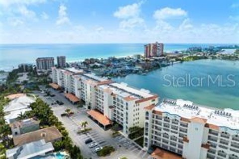 Condominio en alquiler en Redington Shores, Florida, 3 dormitorios, 185.34 m2 № 1813037 - foto 2