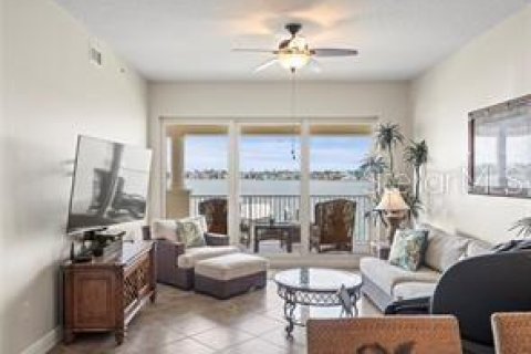 Condominio en alquiler en Redington Shores, Florida, 3 dormitorios, 185.34 m2 № 1813037 - foto 7