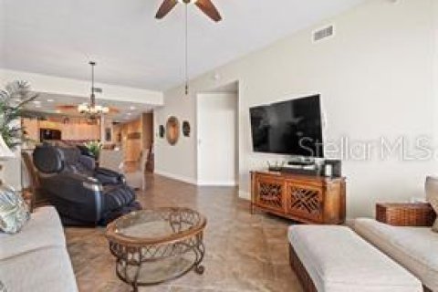 Condominio en alquiler en Redington Shores, Florida, 3 dormitorios, 185.34 m2 № 1813037 - foto 5