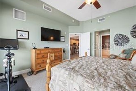 Condominio en alquiler en Redington Shores, Florida, 3 dormitorios, 185.34 m2 № 1813037 - foto 17