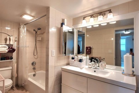 Copropriété à vendre à Sunny Isles Beach, Floride: 2 chambres, 115.2 m2 № 2004082 - photo 30