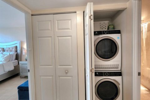 Copropriété à vendre à Sunny Isles Beach, Floride: 2 chambres, 115.2 m2 № 2004082 - photo 23