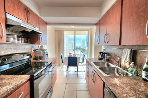 Copropriété à vendre à Sunny Isles Beach, Floride: 2 chambres, 115.2 m2 № 2004082 - photo 2