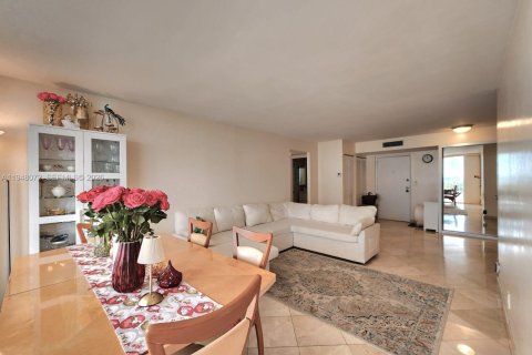 Copropriété à vendre à Sunny Isles Beach, Floride: 2 chambres, 115.2 m2 № 2004082 - photo 11