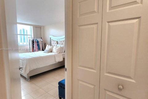 Copropriété à vendre à Sunny Isles Beach, Floride: 2 chambres, 115.2 m2 № 2004082 - photo 24