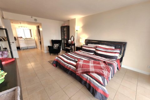 Copropriété à vendre à Sunny Isles Beach, Floride: 2 chambres, 115.2 m2 № 2004082 - photo 18