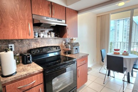 Copropriété à vendre à Sunny Isles Beach, Floride: 2 chambres, 115.2 m2 № 2004082 - photo 3