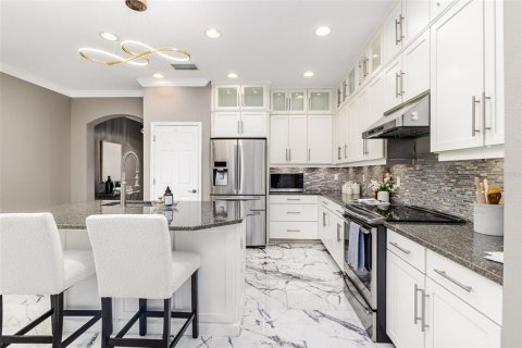 House in Lakeland, Florida 5 bedrooms, 284.93 sq.m. № 1528451 - photo 7