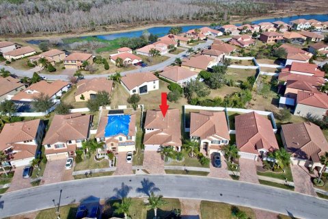 House in Lakeland, Florida 5 bedrooms, 284.93 sq.m. № 1528451 - photo 6