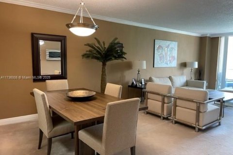Condo in Sunny Isles Beach, Florida, 1 bedroom № 1935913 - photo 16