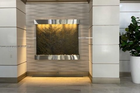 Condo in Sunny Isles Beach, Florida, 1 bedroom № 1935913 - photo 12