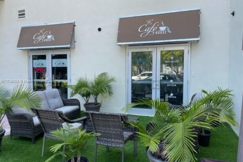 Condo in Sunny Isles Beach, Florida, 1 bedroom № 1935913 - photo 7