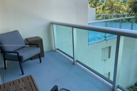 Condo in Sunny Isles Beach, Florida, 1 bedroom № 1935913 - photo 5