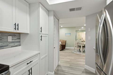 Copropriété à vendre à Largo, Floride: 2 chambres, 111.48 m2 № 2235408 - photo 17