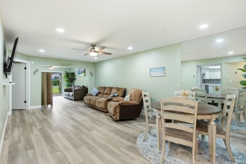 Copropriété à vendre à Largo, Floride: 2 chambres, 111.48 m2 № 2235408 - photo 13