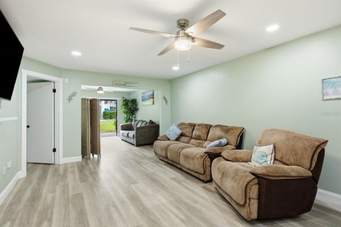 Copropriété à vendre à Largo, Floride: 2 chambres, 111.48 m2 № 2235408 - photo 12