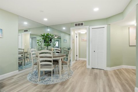 Copropriété à vendre à Largo, Floride: 2 chambres, 111.48 m2 № 2235408 - photo 9