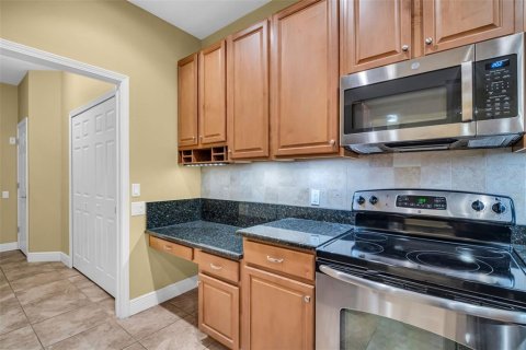 Townhouse in Palm Harbor, Florida 2 bedrooms, 114.64 sq.m. № 1531475 - photo 11