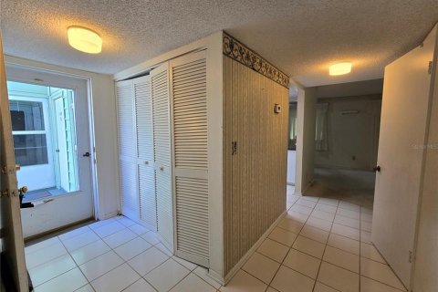 Condo in Ocala, Florida, 2 bedrooms  № 2381325 - photo 4