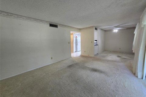 Condo in Ocala, Florida, 2 bedrooms  № 2381325 - photo 11