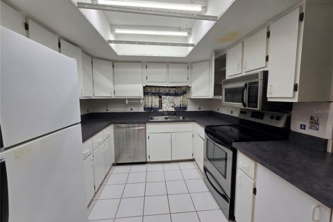 Condo in Ocala, Florida, 2 bedrooms  № 2381325 - photo 7