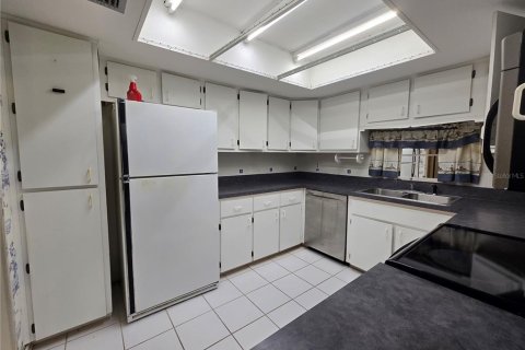 Condo in Ocala, Florida, 2 bedrooms  № 2381325 - photo 6