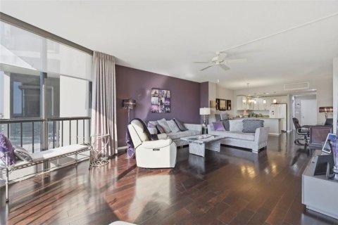 Condominio en alquiler en Saint Petersburg, Florida, 1 dormitorio, 109.62 m2 № 2287858 - foto 22