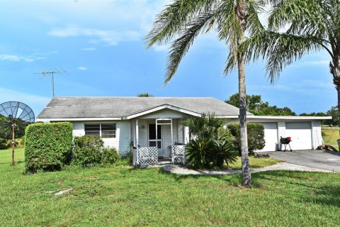 Купить виллу или дом в Хоуи-ин-Хиллз, Флорида 5 комнат, 260.13м2, № 1851740 - фото 4