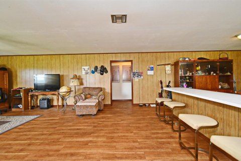 Купить виллу или дом в Хоуи-ин-Хиллз, Флорида 5 комнат, 260.13м2, № 1851740 - фото 12