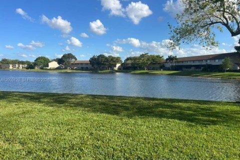 Copropriété à louer à Sunrise, Floride: 2 chambres, 85.01 m2 № 2170586 - photo 7