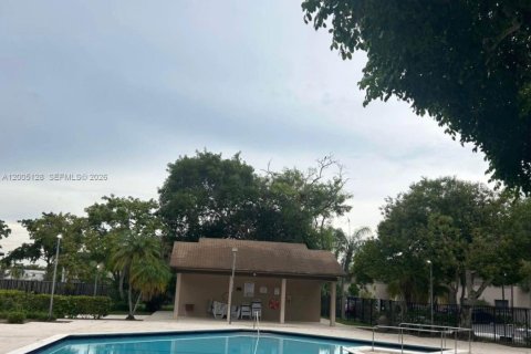Copropriété à louer à Sunrise, Floride: 2 chambres, 85.01 m2 № 2170586 - photo 6