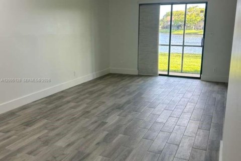 Copropriété à louer à Sunrise, Floride: 2 chambres, 85.01 m2 № 2170586 - photo 3
