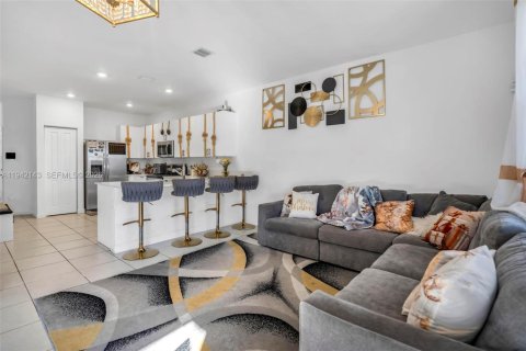 Touwnhouse à vendre à Miami, Floride: 4 chambres, 169.08 m2 № 2001299 - photo 14