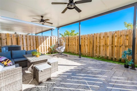 Touwnhouse à vendre à Miami, Floride: 4 chambres, 169.08 m2 № 2001299 - photo 29