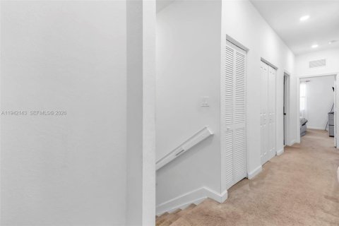 Touwnhouse à vendre à Miami, Floride: 4 chambres, 169.08 m2 № 2001299 - photo 27