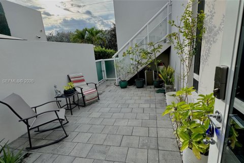 Townhouse in LANDMARK in Doral, Florida 4 bedrooms, 241.45 sq.m. № 2005807 - photo 14
