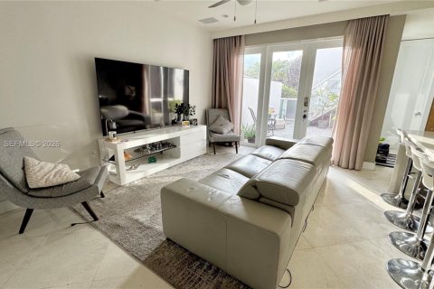 Townhouse in LANDMARK in Doral, Florida 4 bedrooms, 241.45 sq.m. № 2005807 - photo 7