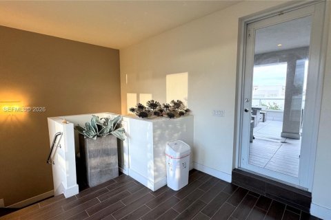 Townhouse in LANDMARK in Doral, Florida 4 bedrooms, 241.45 sq.m. № 2005807 - photo 30