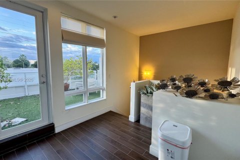 Townhouse in LANDMARK in Doral, Florida 4 bedrooms, 241.45 sq.m. № 2005807 - photo 27