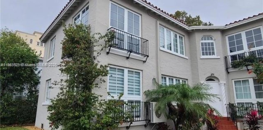 Villa ou maison à Coral Gables, Floride 1 chambre, 74.32 m2 № 1892889