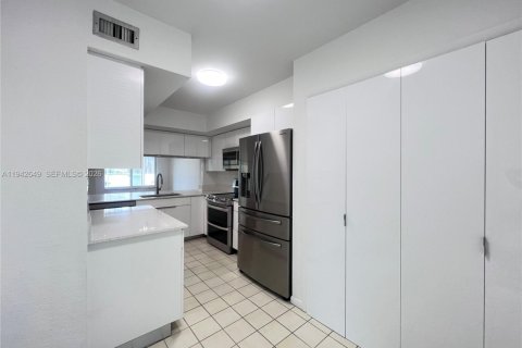 Touwnhouse à vendre à Plantation, Floride: 2 chambres, 120.77 m2 № 2000464 - photo 4