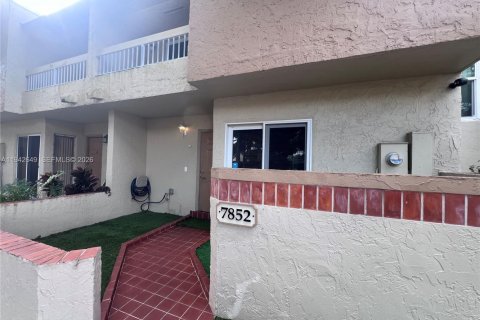 Touwnhouse à vendre à Plantation, Floride: 2 chambres, 120.77 m2 № 2000464 - photo 29