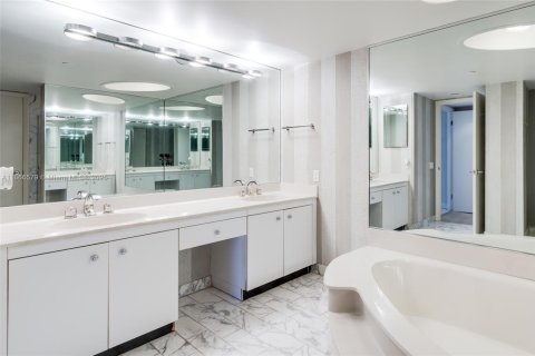 Copropriété à vendre à Miami, Floride: 2 chambres, 136.47 m2 № 1922020 - photo 27