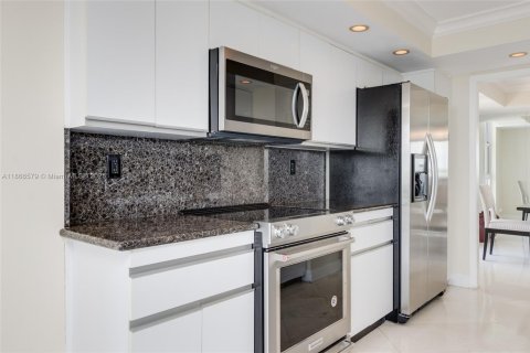 Copropriété à vendre à Miami, Floride: 2 chambres, 136.47 m2 № 1922020 - photo 11