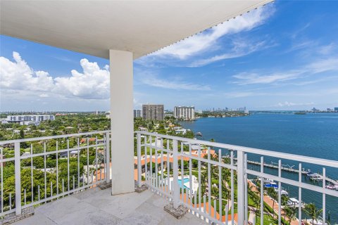 Copropriété à vendre à Miami, Floride: 2 chambres, 136.47 m2 № 1922020 - photo 2