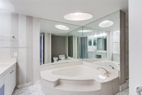 Copropriété à vendre à Miami, Floride: 2 chambres, 136.47 m2 № 1922020 - photo 28